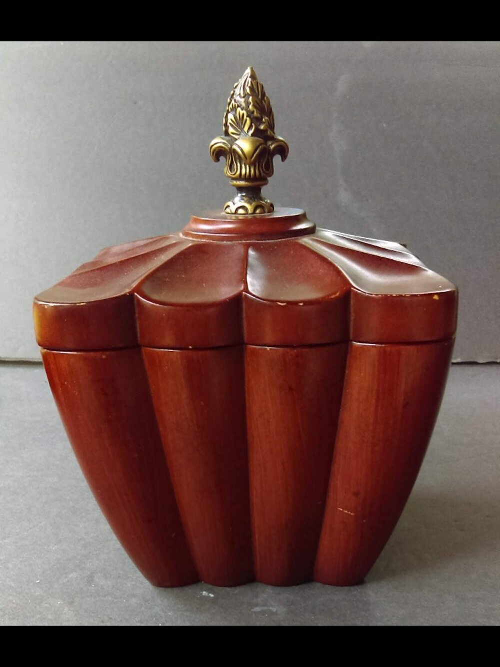 Bombay Company Ring Box w/ Mirror, Brass Finial Lid Scalloped Wood - Non-Working